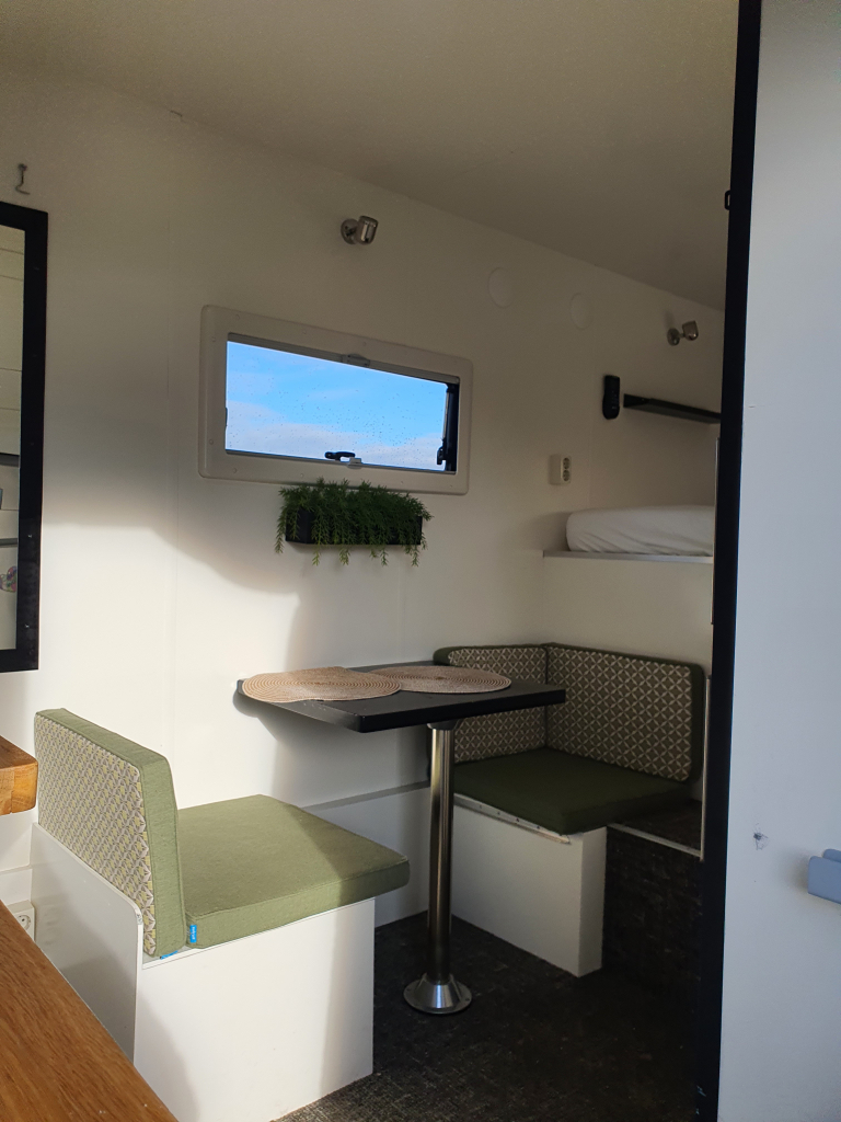 Iveco  2.3 TD Expeditie Camper off-grid met zonnepanelen. foto: 9