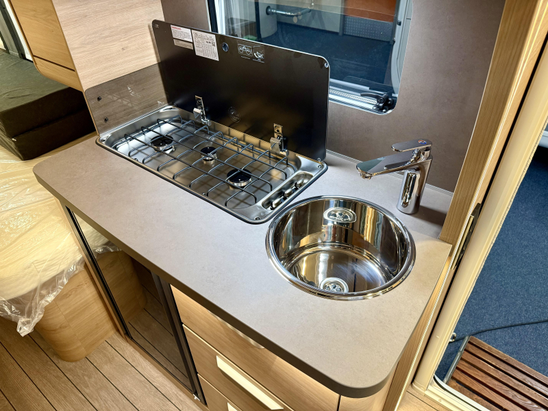 Knaus Sudwind Black Selection 460 EU &iexcl;Acci&oacute;n de aire acondicionado de verano! foto: 20