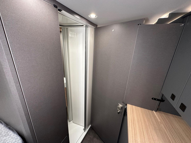 Malibu Van First Class - Two Rooms 640 LE RB Charming GT Skyview foto: 23