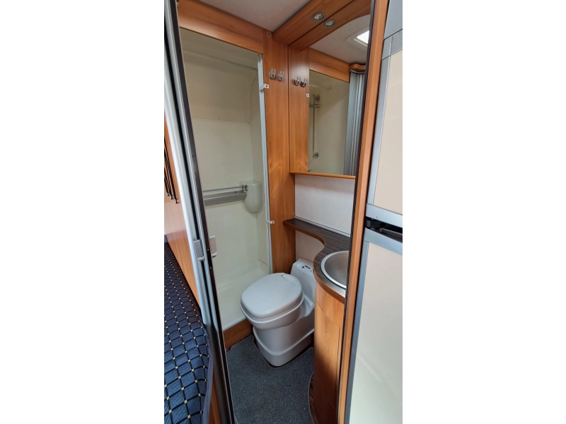 Hymer B654 CL Luftfederung / 3500/4000KG Foto: 13