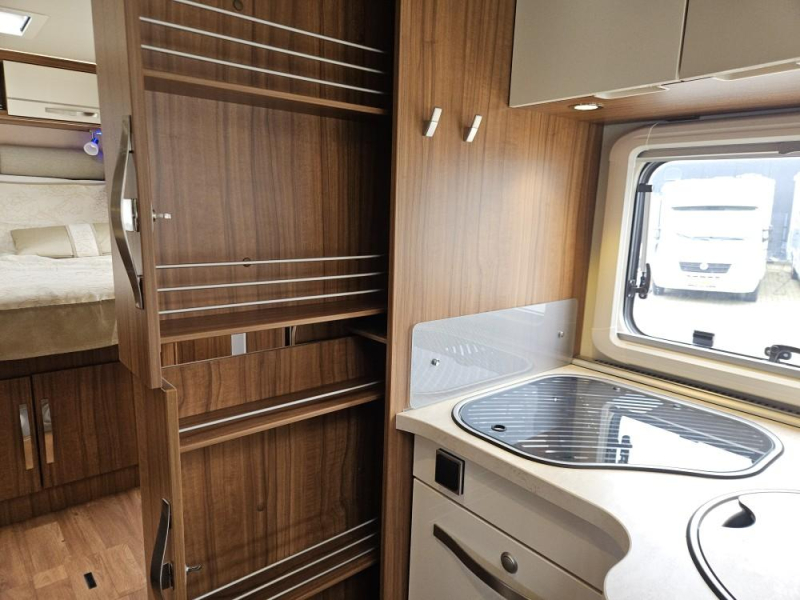 Hymer ML-I 630 Electric bike rack, awning photo: 14