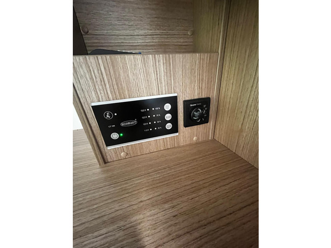 Carado T 338 Teilintegriert | Tempomat | Markise | R&uuml;ckfahrkamera | Dusche | Toilette | 4 Schlafpl&auml;tze | TV mit aut. Sat Foto: 12