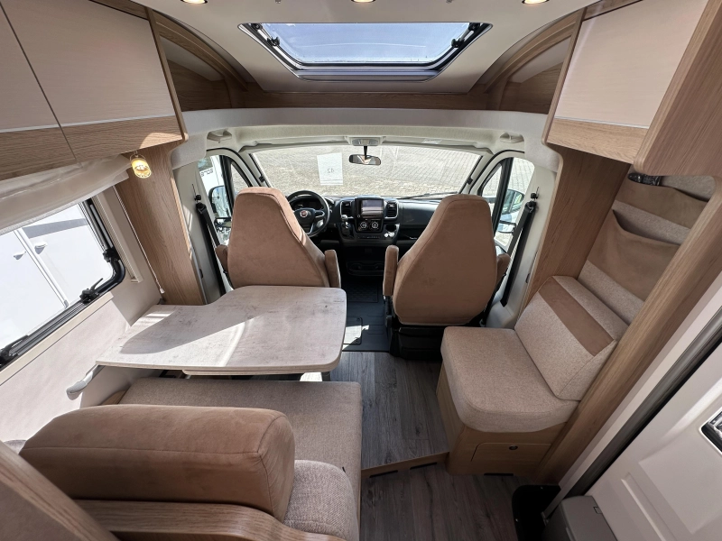 LMC Cruiser 646 V Lengtebedden Fiat 140PK  foto: 13
