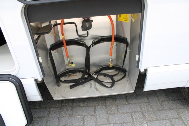 Robuuste AUTOMAAT 180 pk Malibu I 490 LE by Carthago hef-en enkele lengte bedden (124  foto: 14