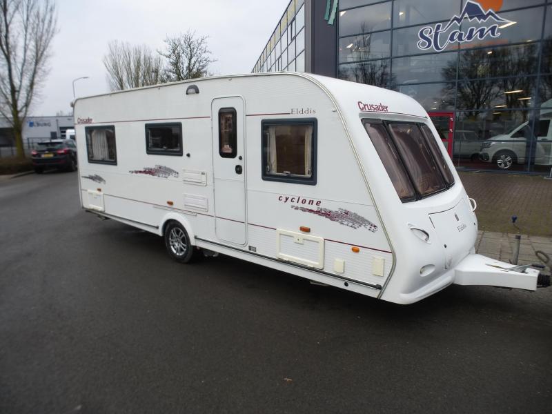 Elddis Crusader 530 mover en voortent