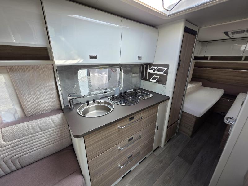 Bürstner Averso 535 TL Compleet  foto: 10