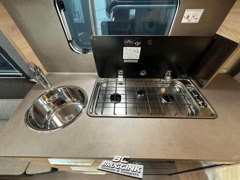 Knaus Sudwind Black Selection 450 FU LIT FRAN&Ccedil;AIS 1700 KG photo : 5