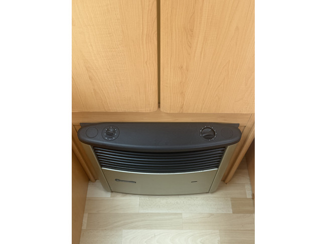 Hobby de luxe 400 SF cama transversal 4 plazas avance mover mosquitera estufa truma inodoro foto: 9