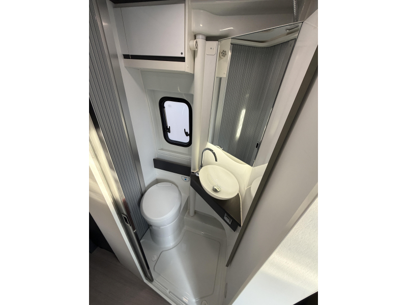 Adria Twin Supreme 640 SLB 9T Automaat-Lengte bedden  foto: 9