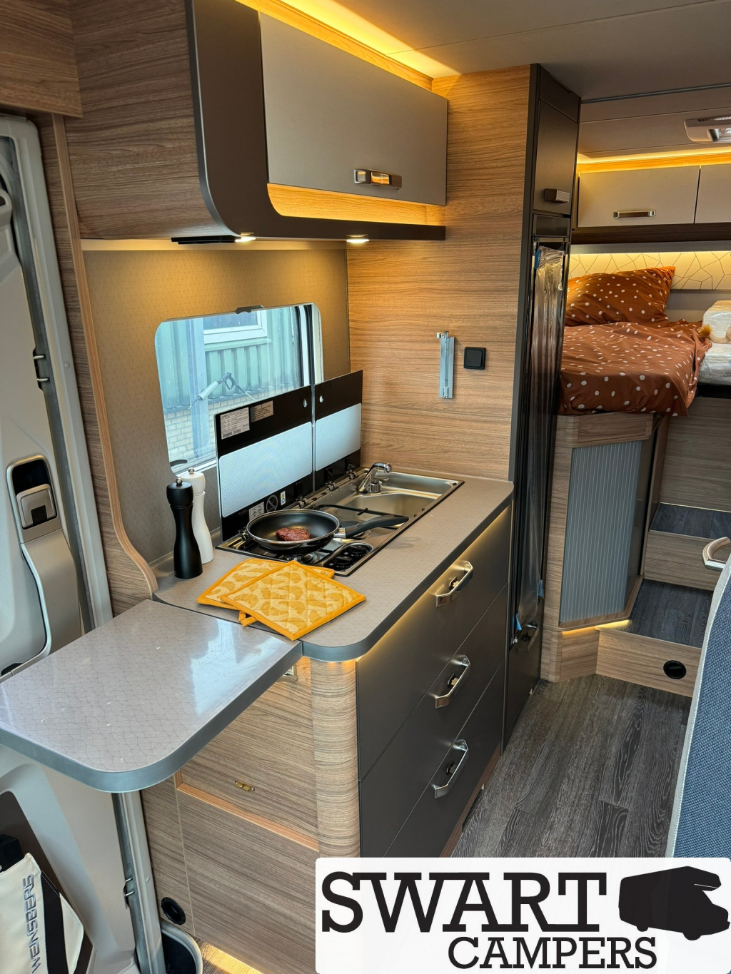 Weinsberg CaraLoft Ford 650 MEG, 155 hp automatic Single beds photo: 11