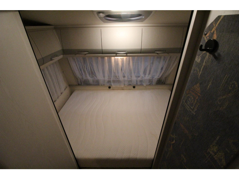 Hobby Excellent 495 UB Mover, toldo Thule, bater&iacute;a foto: 5
