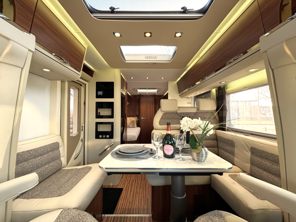 Adria Coral Supreme 670 SLT ENKELE BEDDEN UNIEK! ALDE  foto: 18