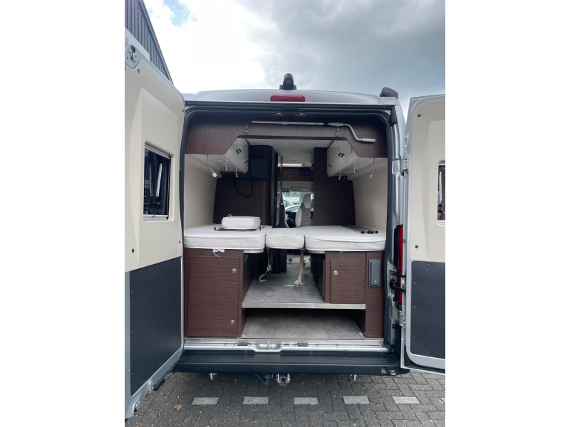 Karmann Davis 620 Single Beds Automatic photo: 8