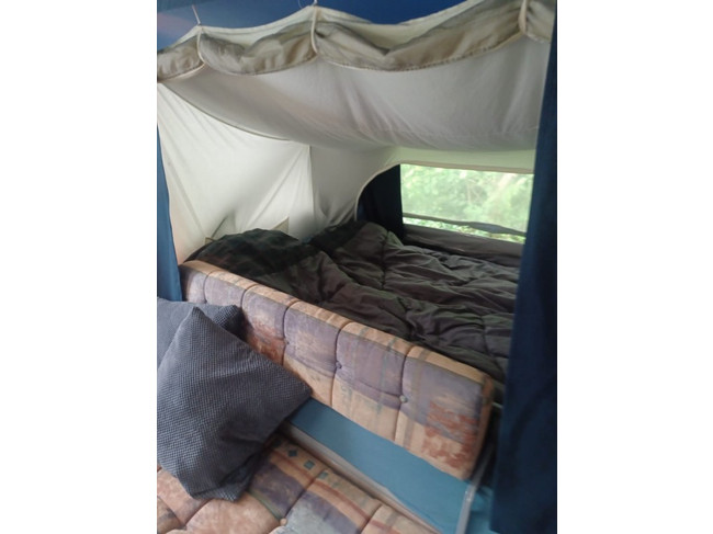 Alpenkreuzer Pennine Fiesta 2+2 Folding Caravan Awning 4 berths kitchen Awning 2011 photo: 13