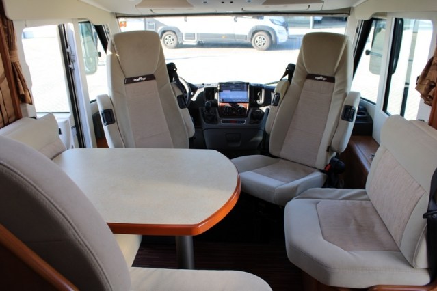 Carthago Chic C Line I 5.0 1e eigenaar Fiat 3.0 liter 160 pk 4250 kg chassis enkele bedden 5 zitplaatsen (122  foto: 24