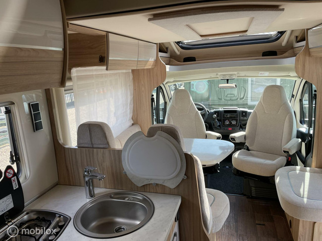 Hymer Tramp 698 Semi-integraal met Hef én Queensbed 2X Airco, Solar zéér weinig km's! foto: 12