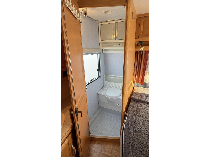 Fendt Platin 510 TF lit fran&ccedil;ais coin salon toilettes photo : 3