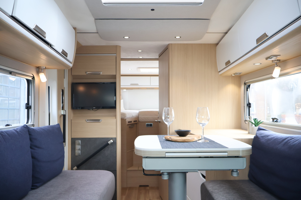 Niesmann + Bischoff Smove 7.4 E foto: 21