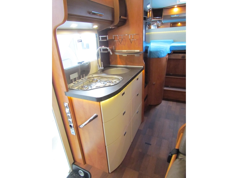 Carthago C-Tourer T143, Lengtebedden  foto: 4