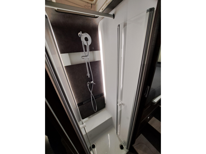 Adria Coral MB Supreme 670 DL  foto: 17