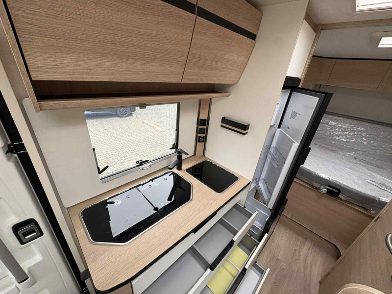 Rapido 850 F Primeur L = 6,99 m  foto: 10