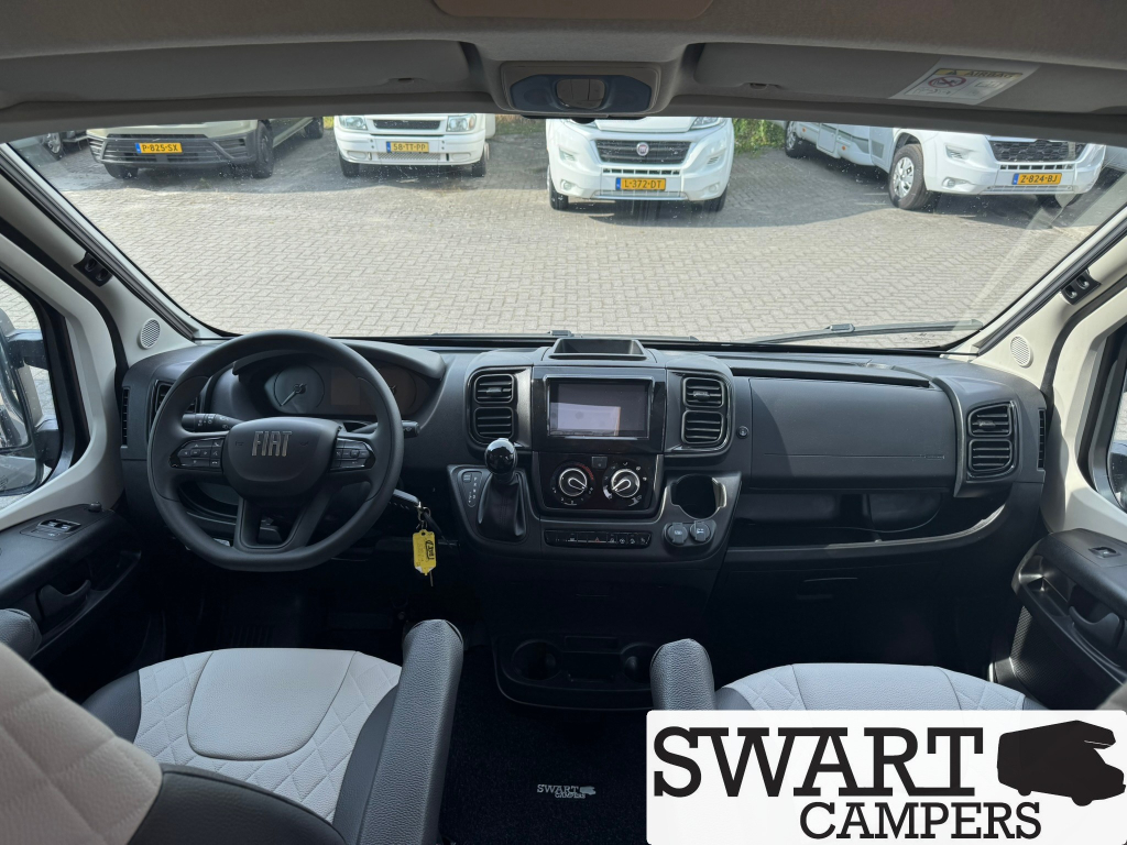 Weinsberg CaraBus 630 ME Edition [Fire], 140 pk Maxi Automaat Lengtebedden foto: 8