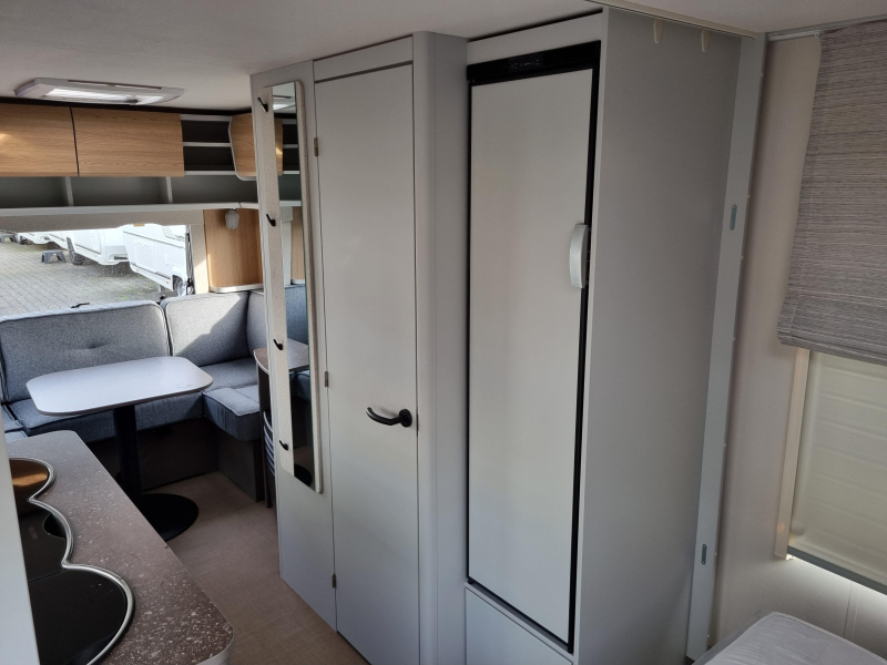 B&uuml;rstner B66 485 TS Queens bed - 1800 kg photo: 14