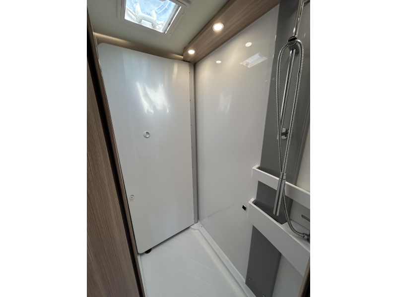 Bürstner Delfin T 660 zeer nette camper  foto: 14