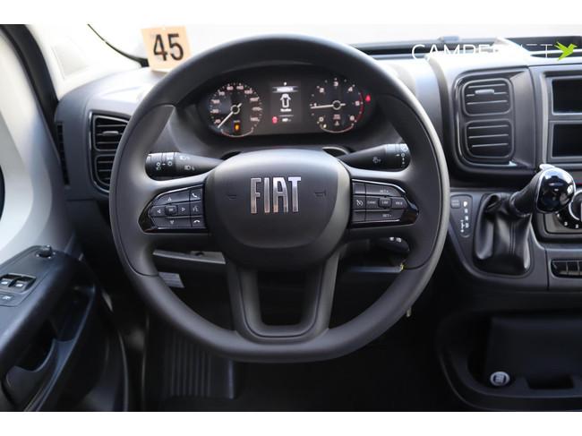 LMC Innovan 640 140cv Autom&aacute;tico | Camas longitudinales | Toldo | Techo panor&aacute;mico | Ventanas empotradas | Control de crucero | Nuevo disponible en stock | foto: 17