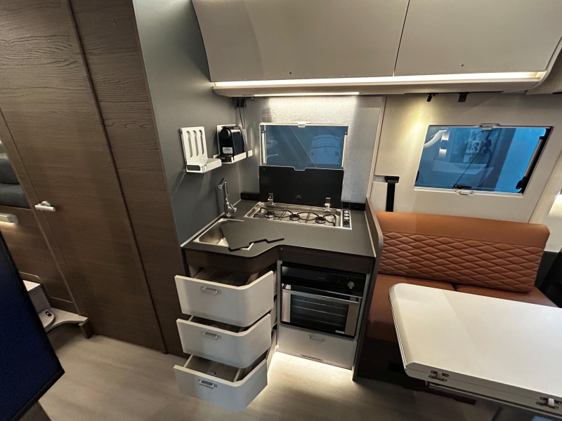 Adria Sonic Supreme 700 DL Automaat 180 PK  foto: 11