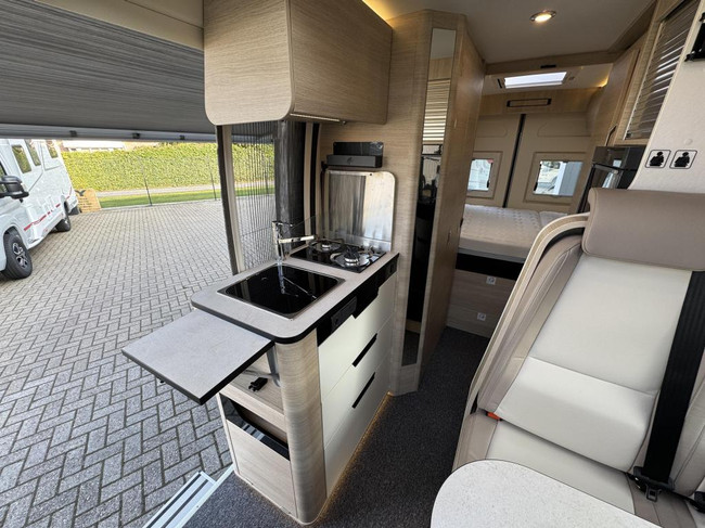 RAPIDO V55 2023 Pano Douche 5.99m foto: 12