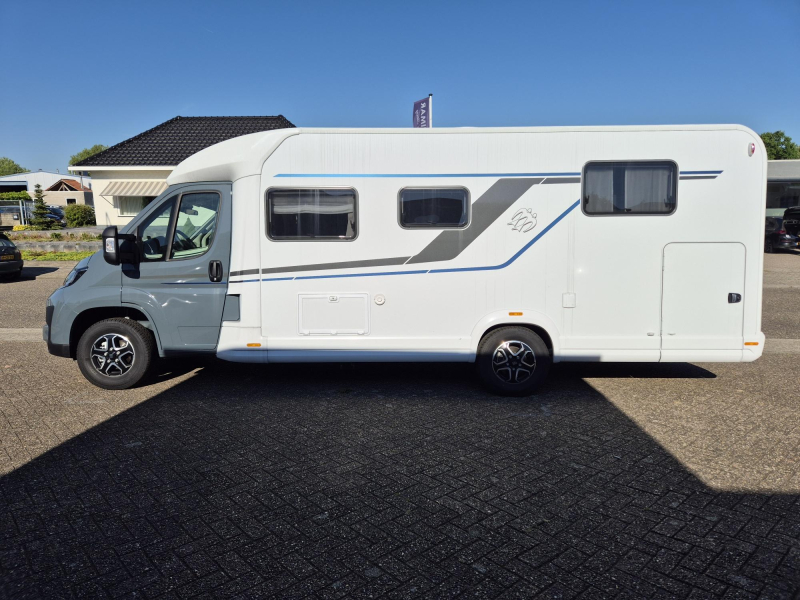 Knaus Sky TI 700 MEG 180pk autom 2 aircos E84  foto: 1