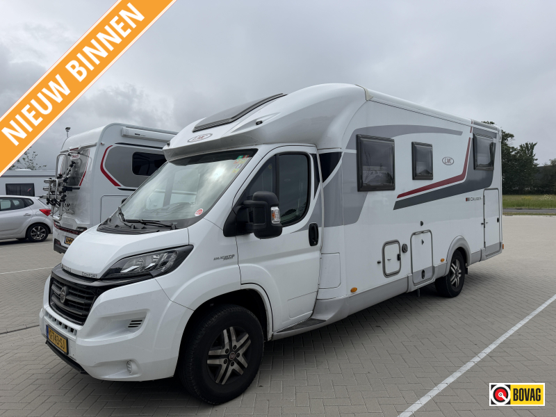 LMC Cruiser 732 T autom&aacute;tico - 5 plazas - cama abatible