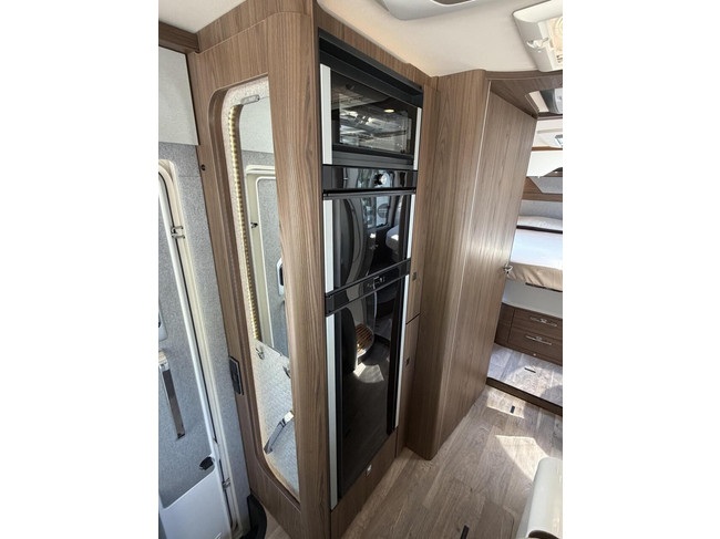 Hymer BML-I 790 Lithium Omvormer Zonnepanelen 2X Airco foto: 20