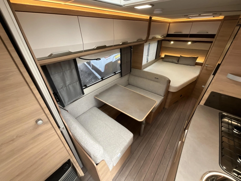 Knaus Sudwind Black Selection 540 FDK STAPELBED-GRATIS MOVER Foto: 4