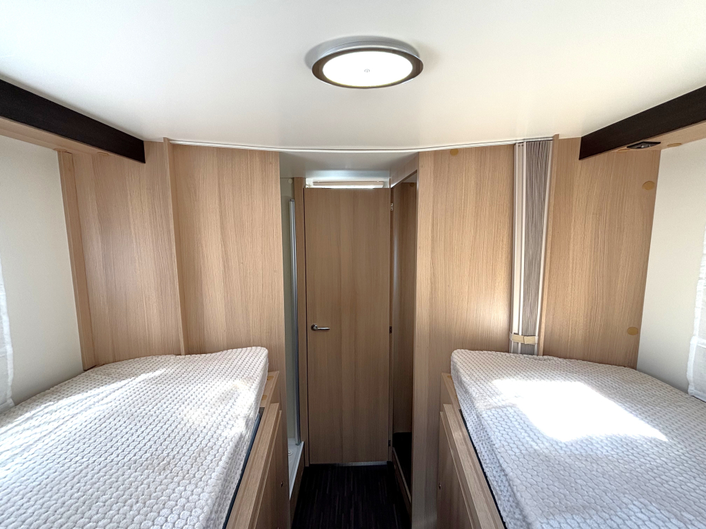 Mc Louis MC4 273 AUTOMAAT ENKELE BEDDEN + HEFBED LEDER 170PK foto: 3