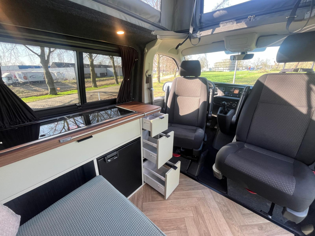 Volkswagen T6.1 foto: 17
