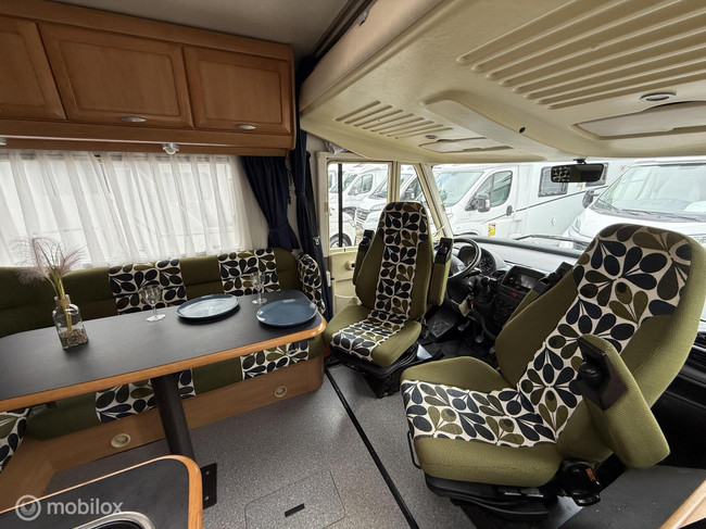 Hymer B 654 Fransbed + Hefbed / Airco op motor! foto: 3