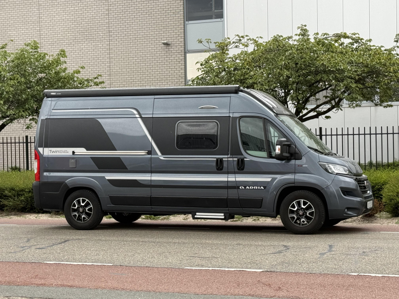 Adria Twin Supreme 600 SPB 2021 32.000KM AUT  foto: 1