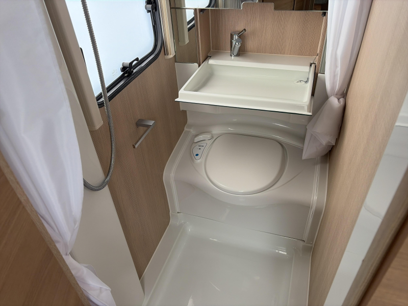 Adria Adora 472 UP Mover/Reservewiel  foto: 4