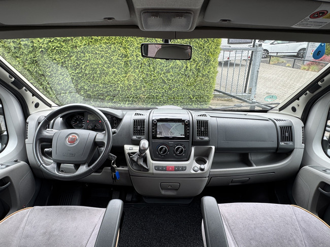 Adria Twin 600 158 cv Fiat Ducato 3.0 AUTOM&Aacute;TICO **Solo 6 metros/Cama transversal grande/4 asientos/Toldo/Panel solar/Portabicicletas/JBL/Ver foto: 4