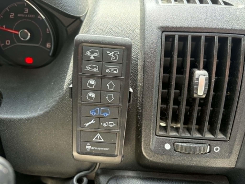 Knaus Boxstar Freeway 630 ME Nivelliersystem mit VB Luft Foto: 14