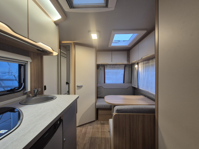 Weinsberg CaraTwo 390 QD  foto: 16