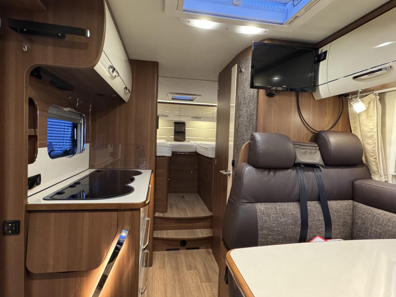 LMC Cruiser Passion 663 G Lente bedden- 7 Meter  foto: 6