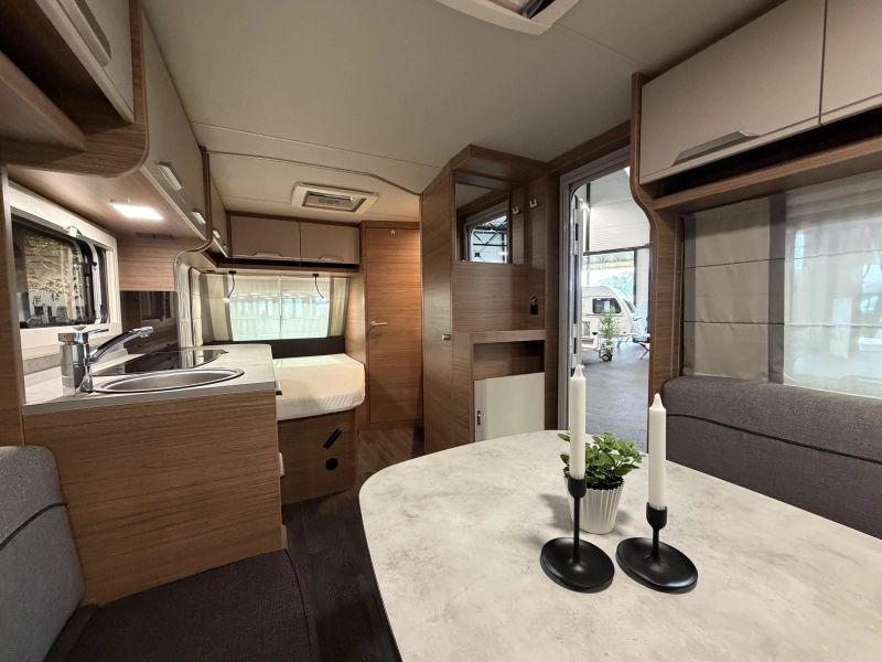 Knaus Sport 450 FU voortent opblaasbaar - FD  foto: 12