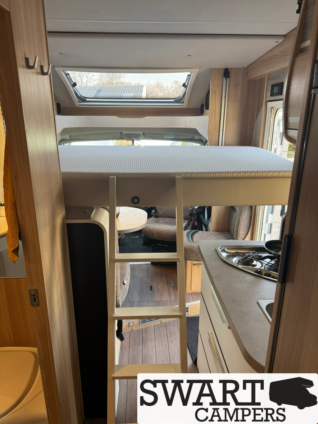 Knaus Skywave 650 MEG, Enkele bedden Hefbed foto: 19
