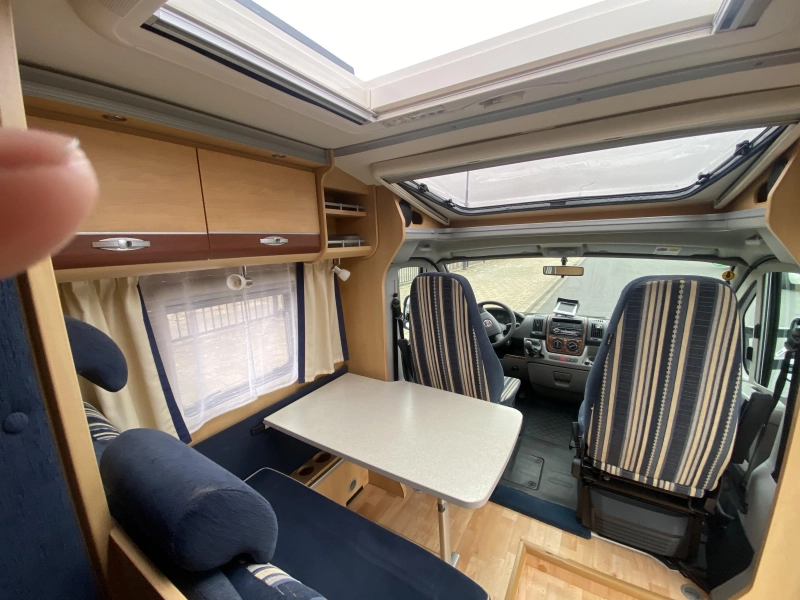 Dethleffs Advantage 6611 T Einzelbetten VOLL Klimaanlage Foto: 15