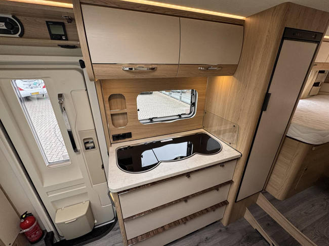 LMC T662 Grey Selection 9T-Automaat Enkele Bedden Luifel Fietsenrek foto: 11