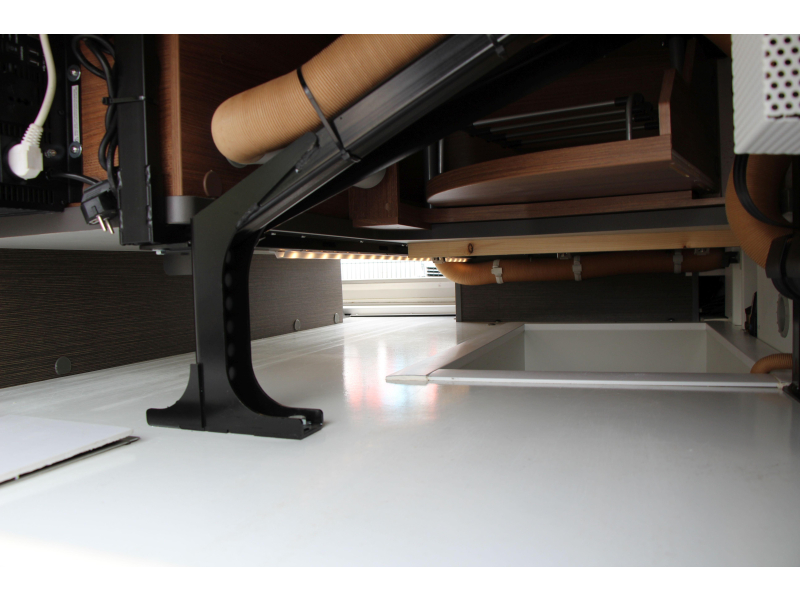 Carthago C-Tourer I 149 LE Single beds Pull-down bed photo: 18