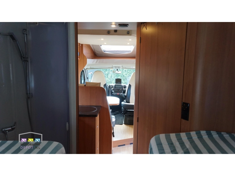 LMC Breezer 730 H Black Edition Foto: 7